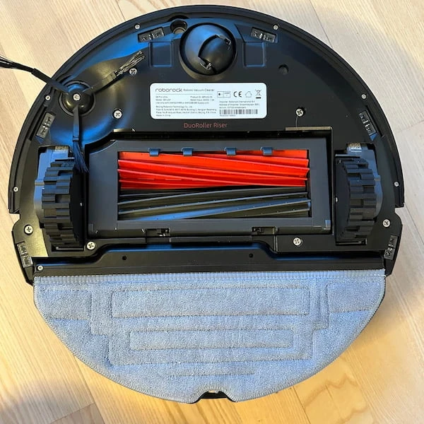 Robotstøvsuger med vibrerende moppeklud