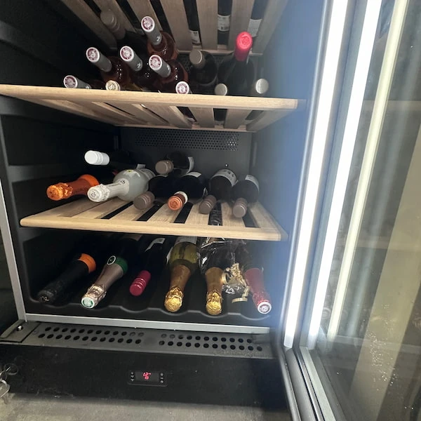 Vestfrost FZ414W, en af de vinkøleskabe jeg har erfaring med