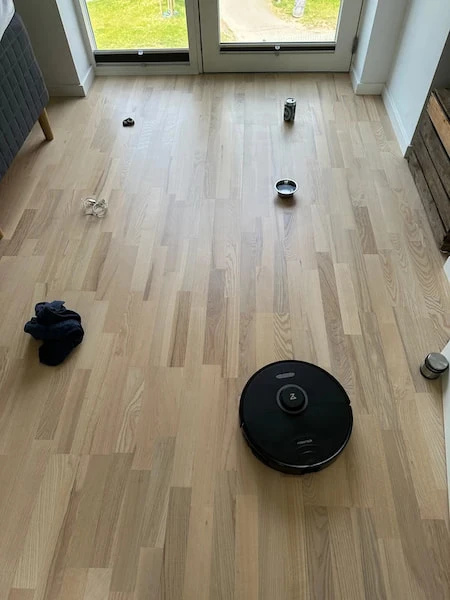 Objekterne på gulvet før testen startede